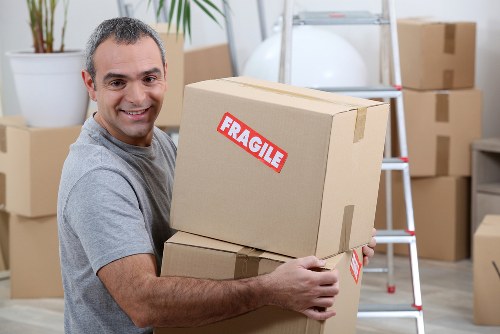 Professional moving support for household items in Queenspark